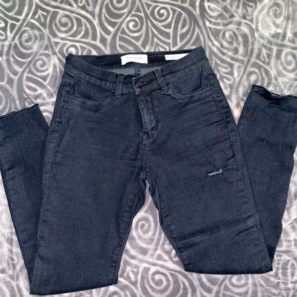 PACSUN jeans brand new only washed size 25 smoke and pet free - Picture 1 of 3
